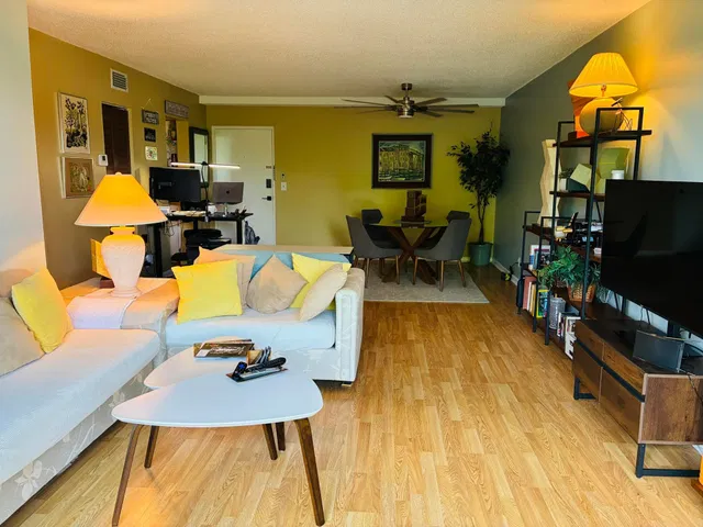  Unit 312 photo 6
