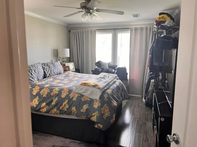 Unit 180 photo 13