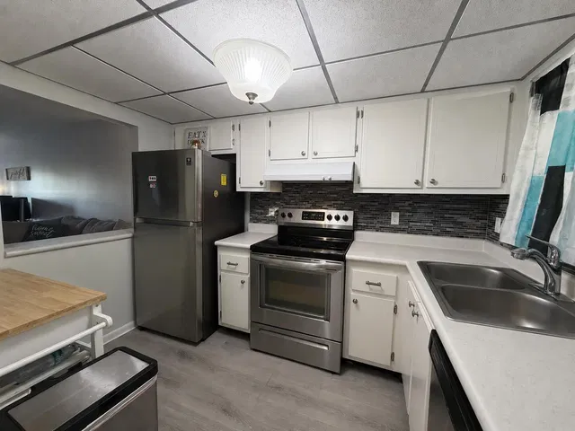 Unit 311 photo 2