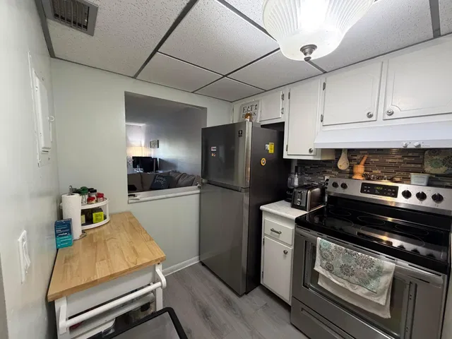 Unit 311 photo 3