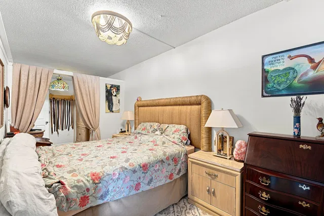 Unit 1510 photo 11
