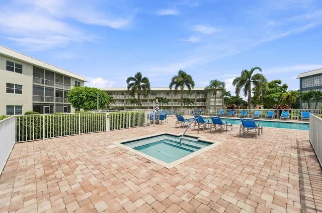 Unit 1510 photo 18