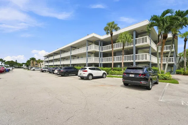 Unit 1510 photo 19