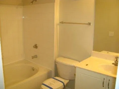 Unit 1618 photo 6