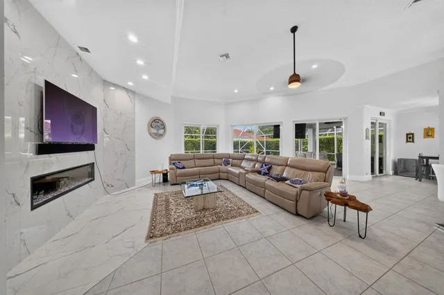 Residence photo 10