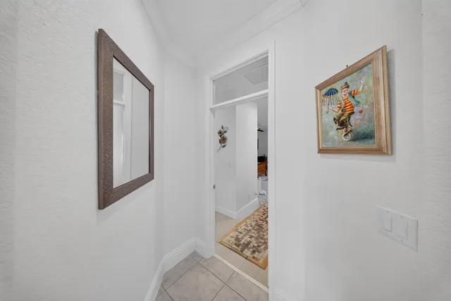 Residence photo 12