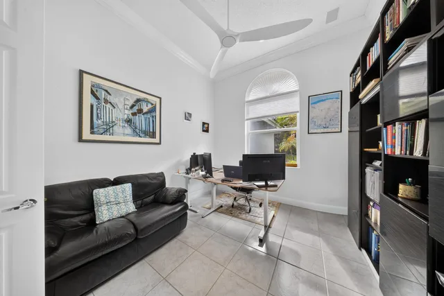 Residence photo 24