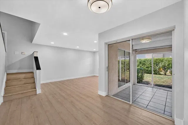 Residence photo 3