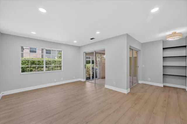 Residence photo 5