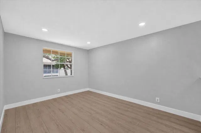 Residence photo 17