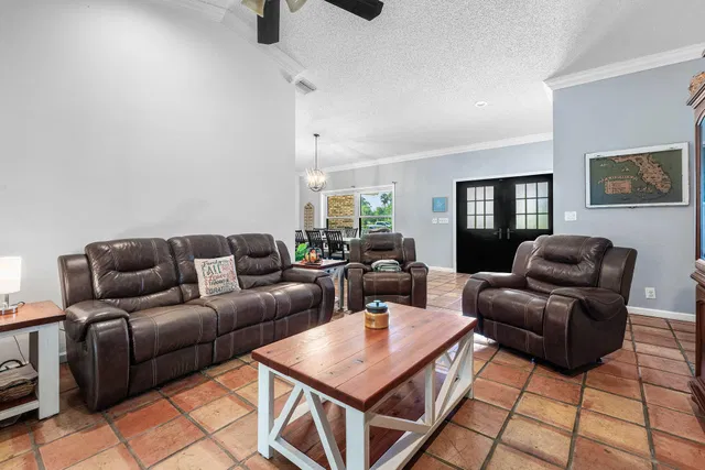 Residence photo 8