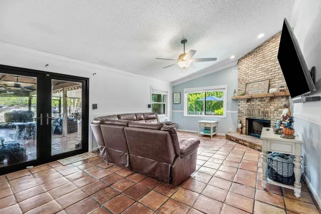 Residence photo 23