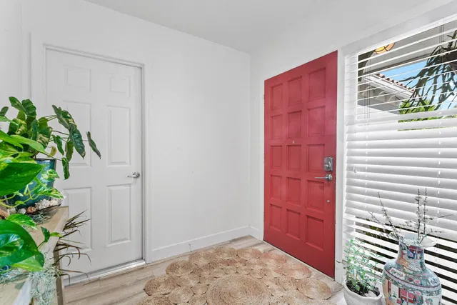 Residence photo 18