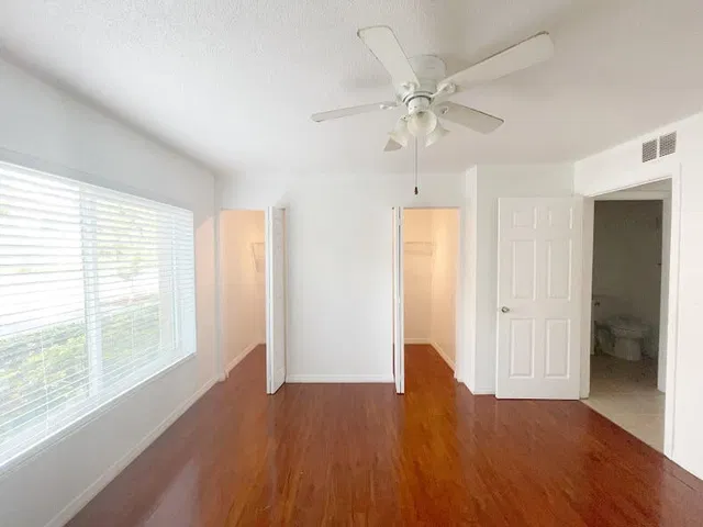 Unit 4-102 photo 6