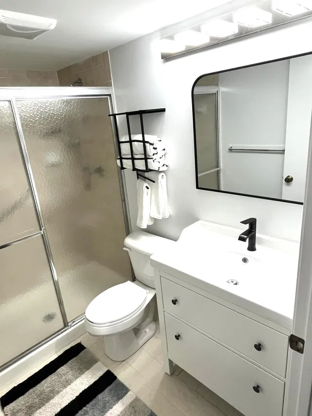 Unit C3 photo 11