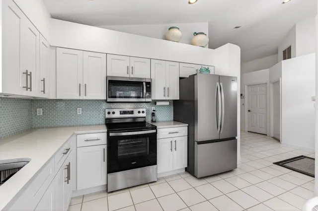  Residence photo 6