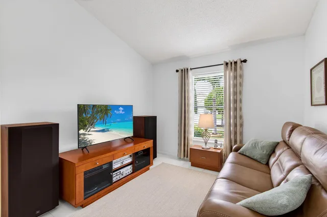  Residence photo 14