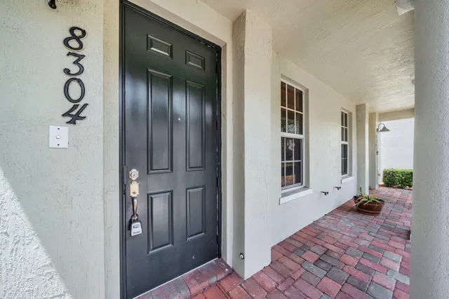 Residence photo 3