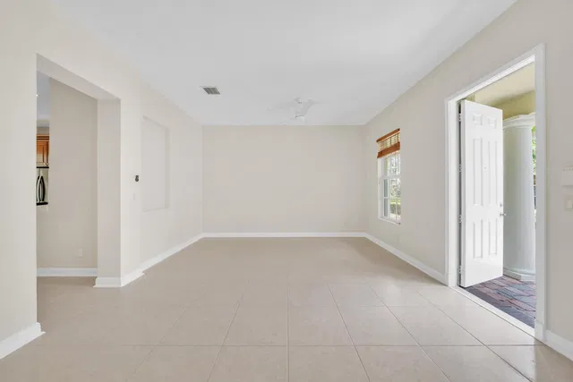 Residence photo 15