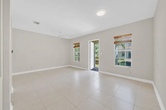 Residence photo 18