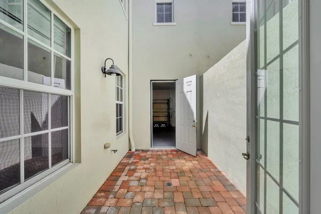Residence photo 28