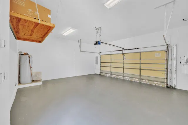 Residence photo 30