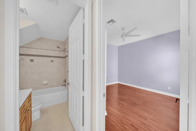 Residence photo 32