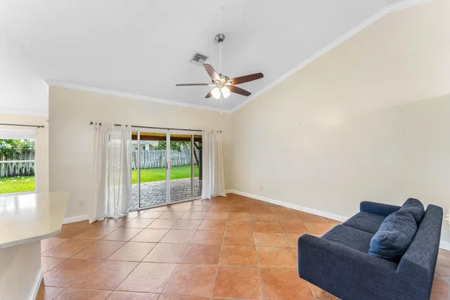Residence photo 20