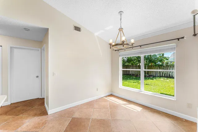 Residence photo 24