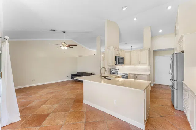 Residence photo 25