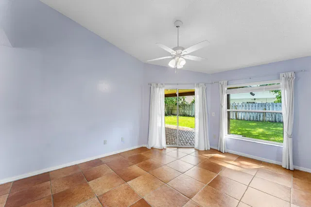 Residence photo 33