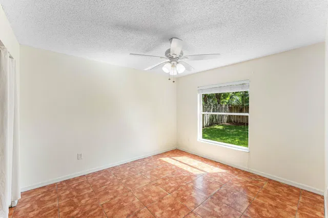 Residence photo 36