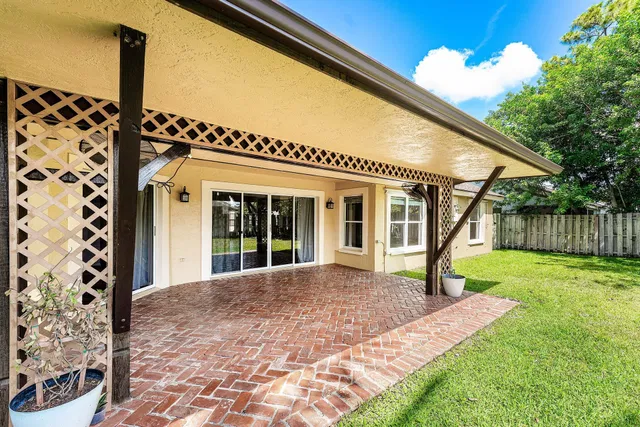 Residence photo 42
