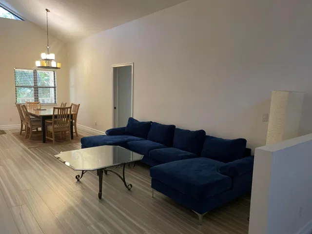 Residence photo 7