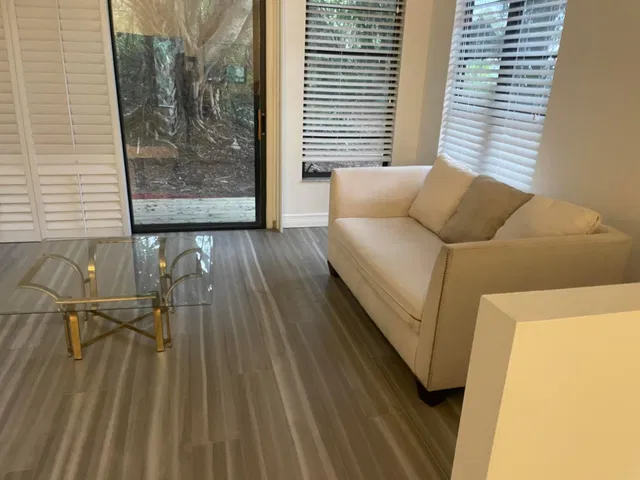 Residence photo 17