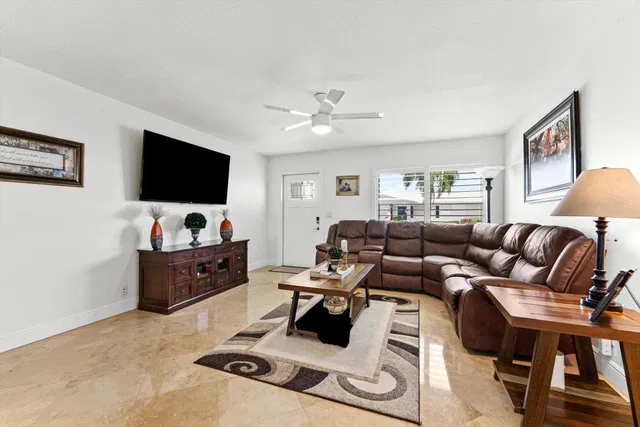 Residence photo 6