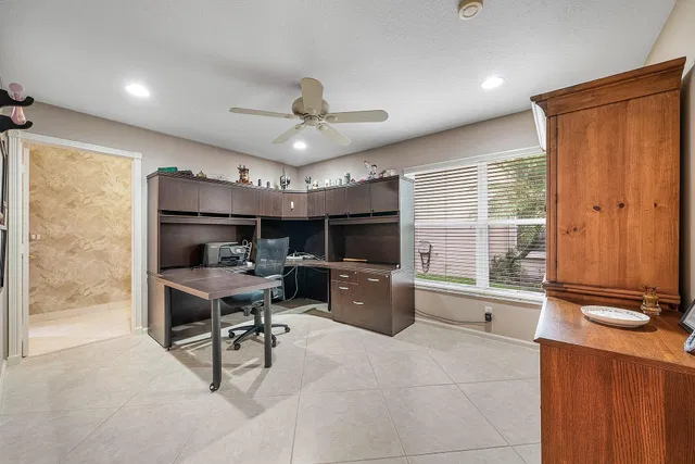  Residence photo 27