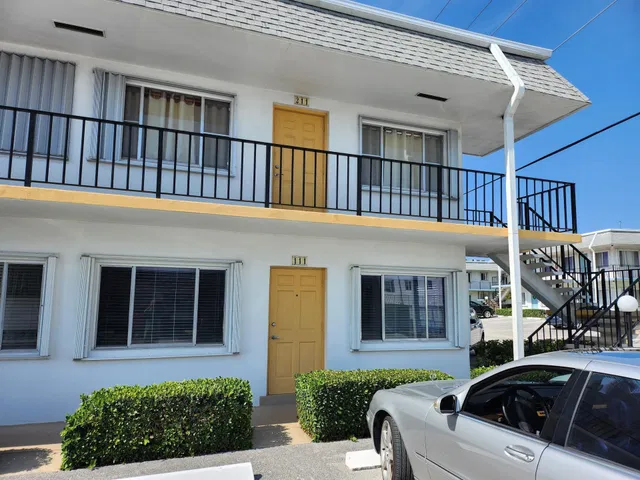 Unit 111 photo 23