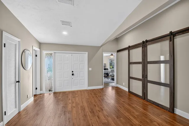 Residence photo 3