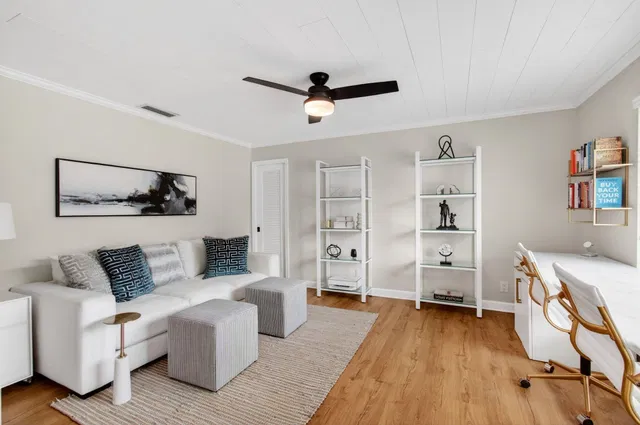 Residence photo 10