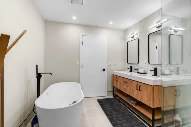 Residence photo 53