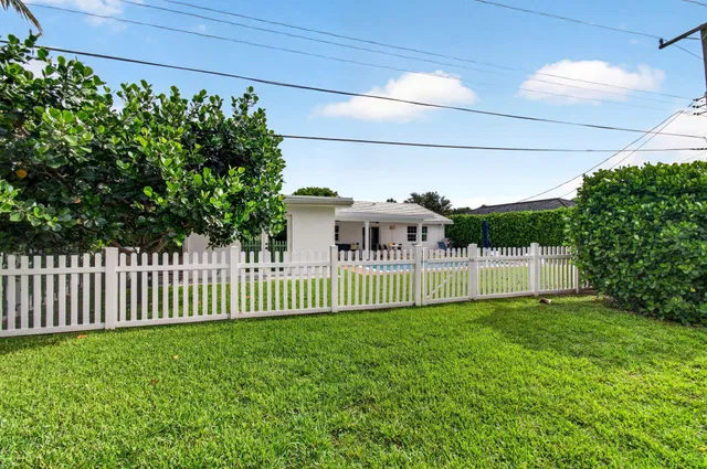 Residence photo 76