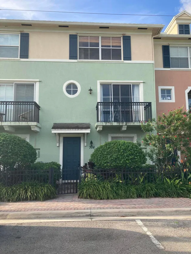 Downtown Delray Beach Unit 306 photo 4