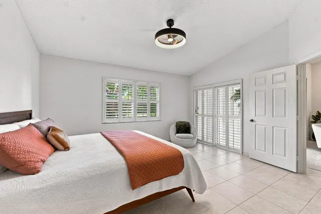  Residence photo 15