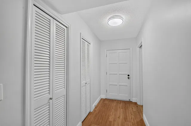 Unit 202 photo 5