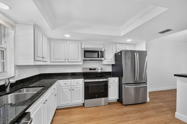 Unit 202 photo 6