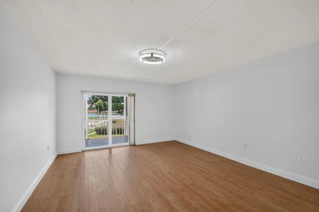 Unit 202 photo 20