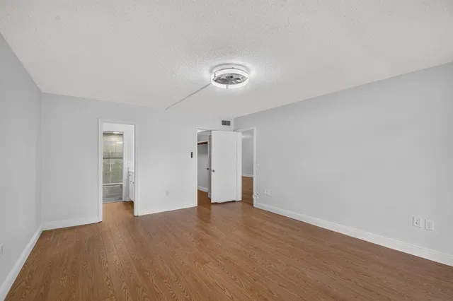 Unit 202 photo 21