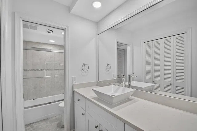 Unit 202 photo 24