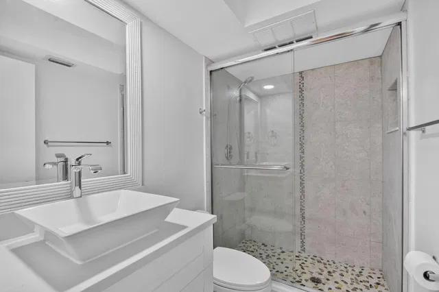 Unit 202 photo 31